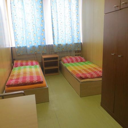 Hostel Monty Říčany Zewnętrze zdjęcie