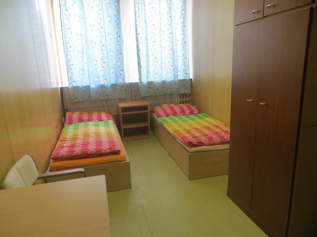Hostel Monty Říčany Zewnętrze zdjęcie