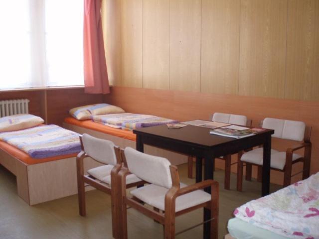 Hostel Monty Říčany Zewnętrze zdjęcie