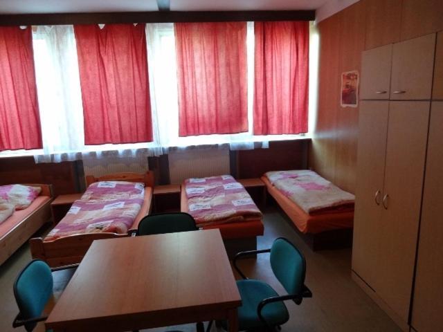 Hostel Monty Říčany Pokój zdjęcie